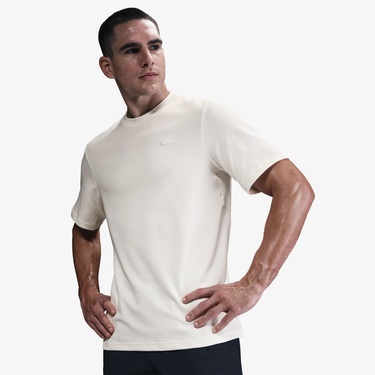  Nike Dri-Fit Primary Erkek Beyaz T-Shirt