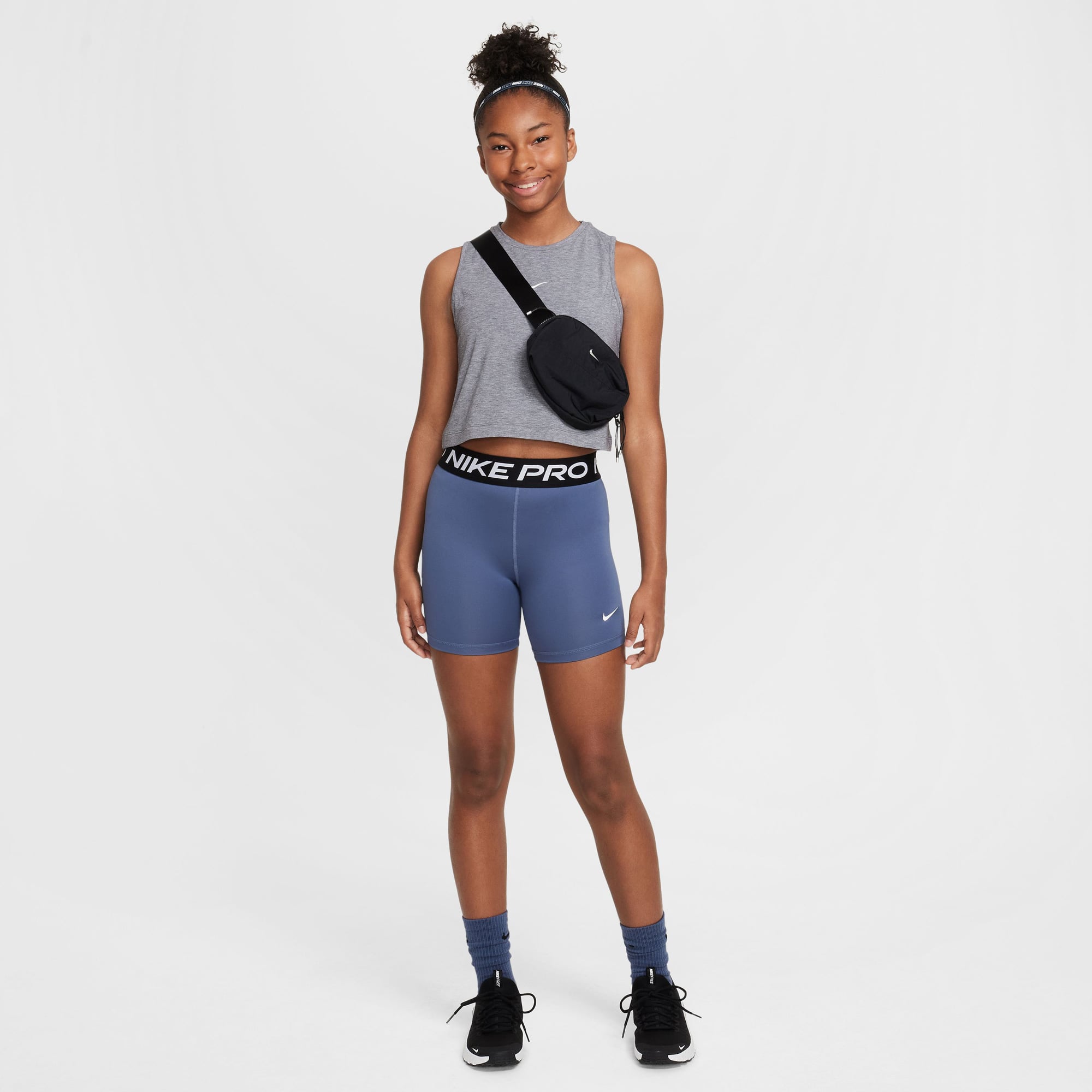  Nike Pro Dri-Fit Çocuk Mavi Şort