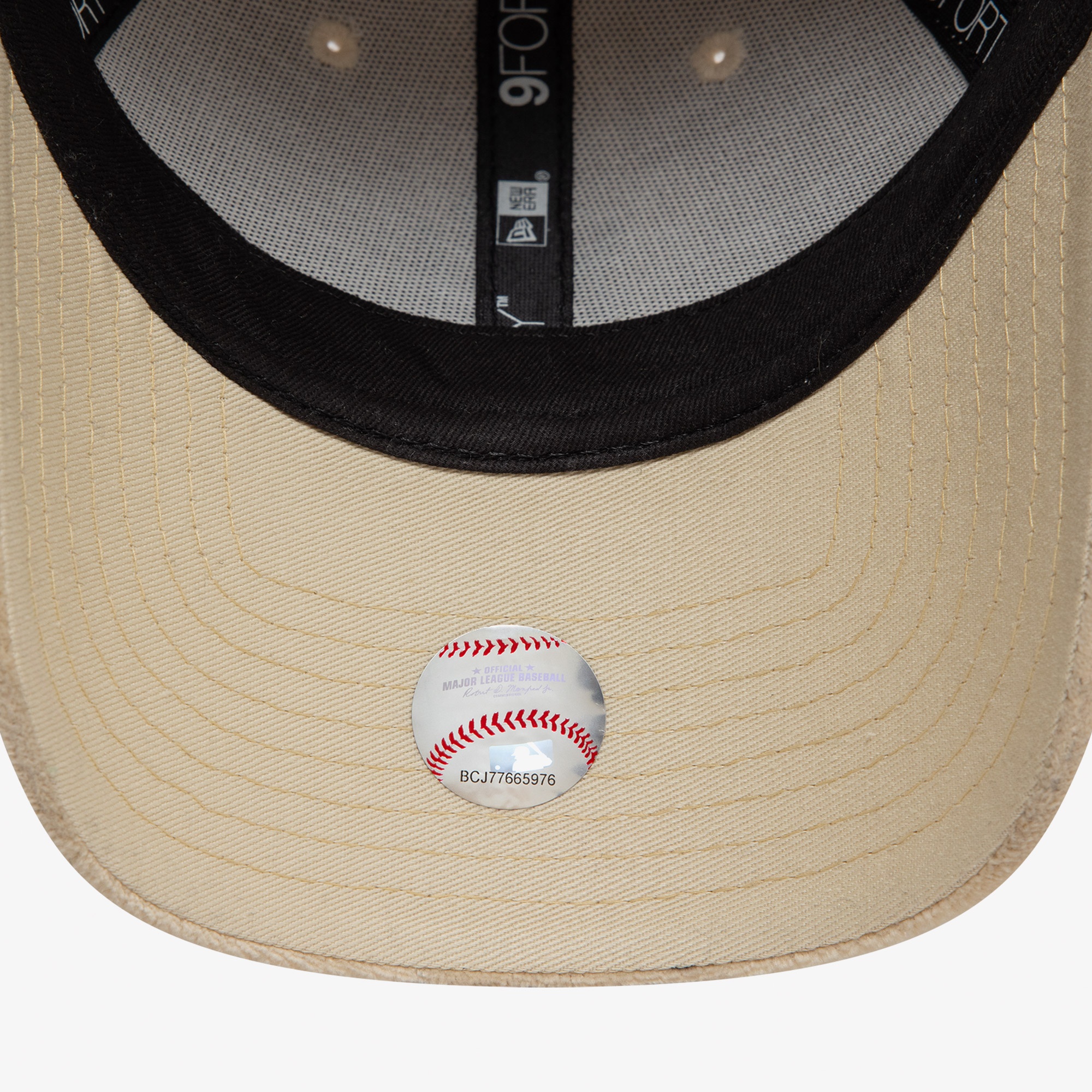 New Era New York Yankees Diamante 9Forty Kadın Bej Şapka