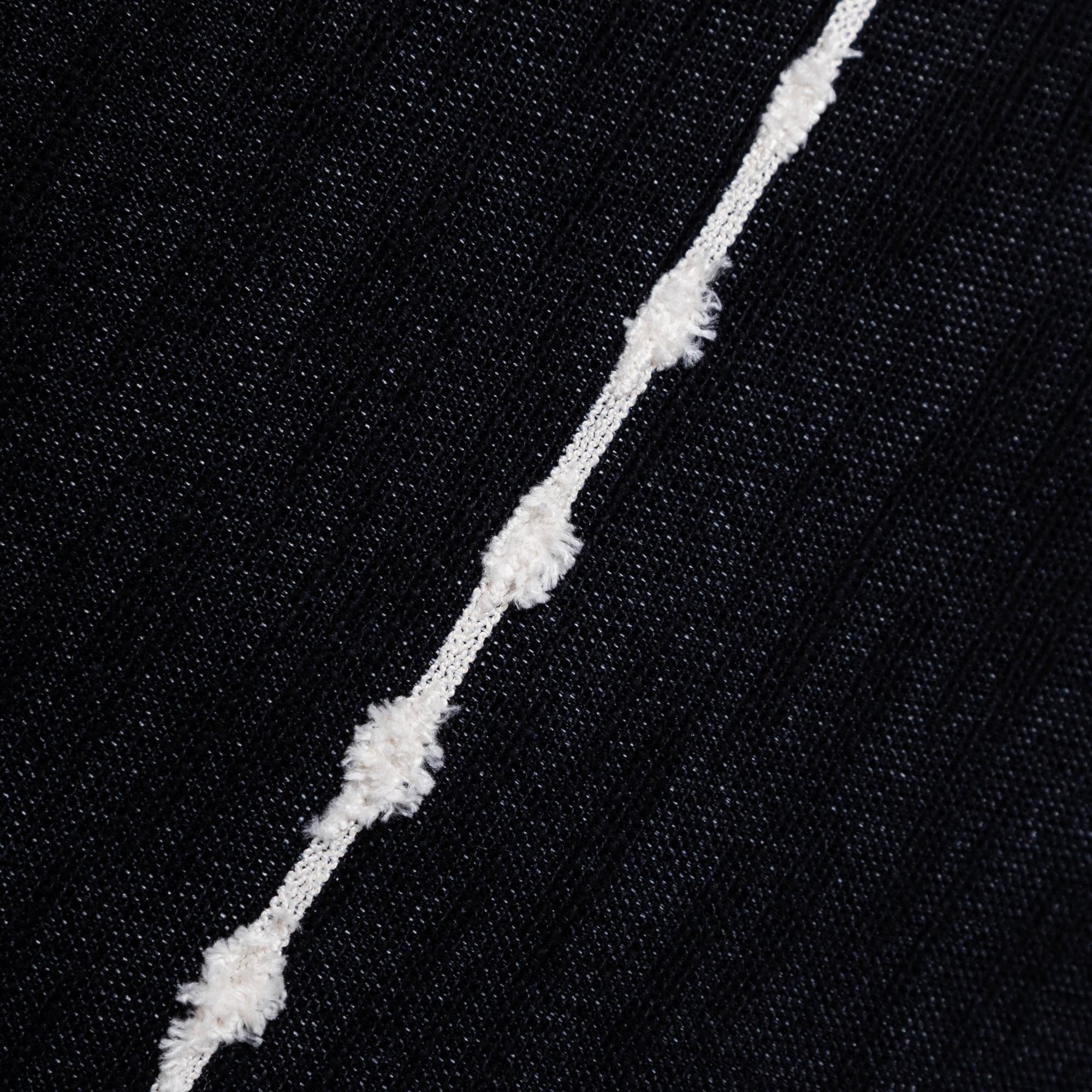 AVA ÇİZGİLİ KIRLENT SİYAH 50X50