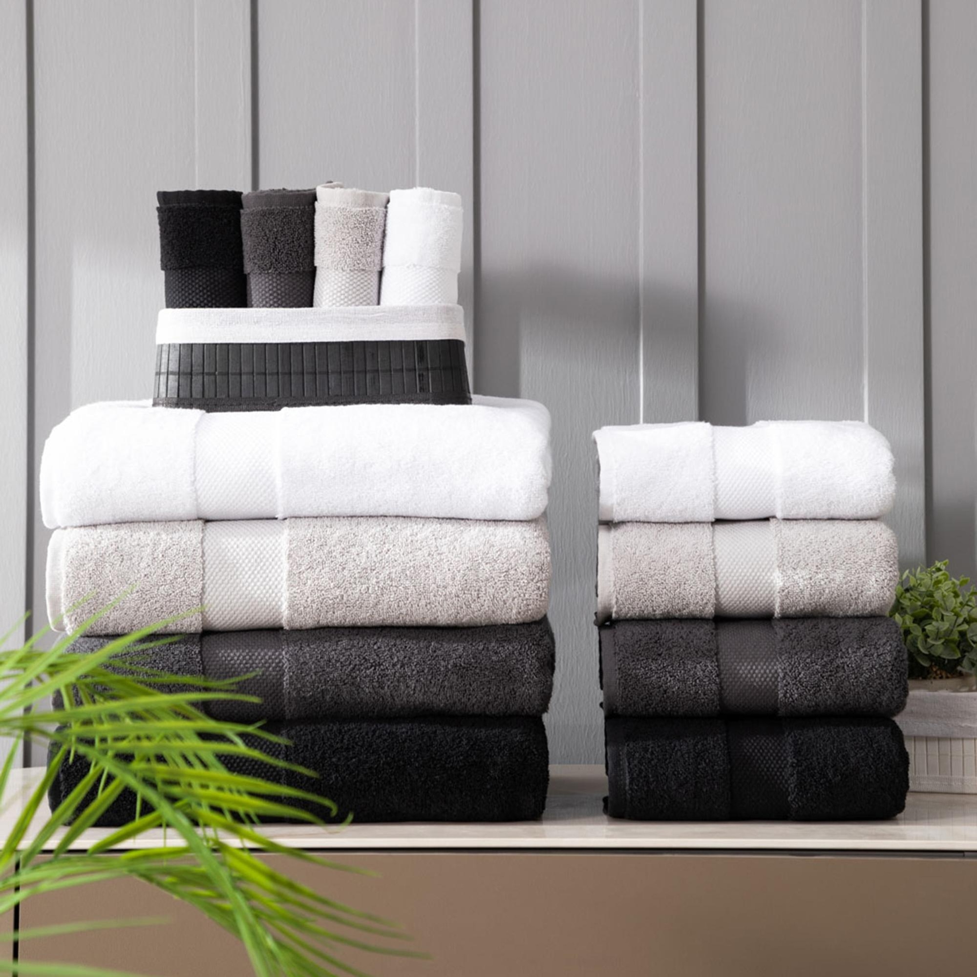 CLASSY BANYO HAVLUSU SİYAH 90X150 CM