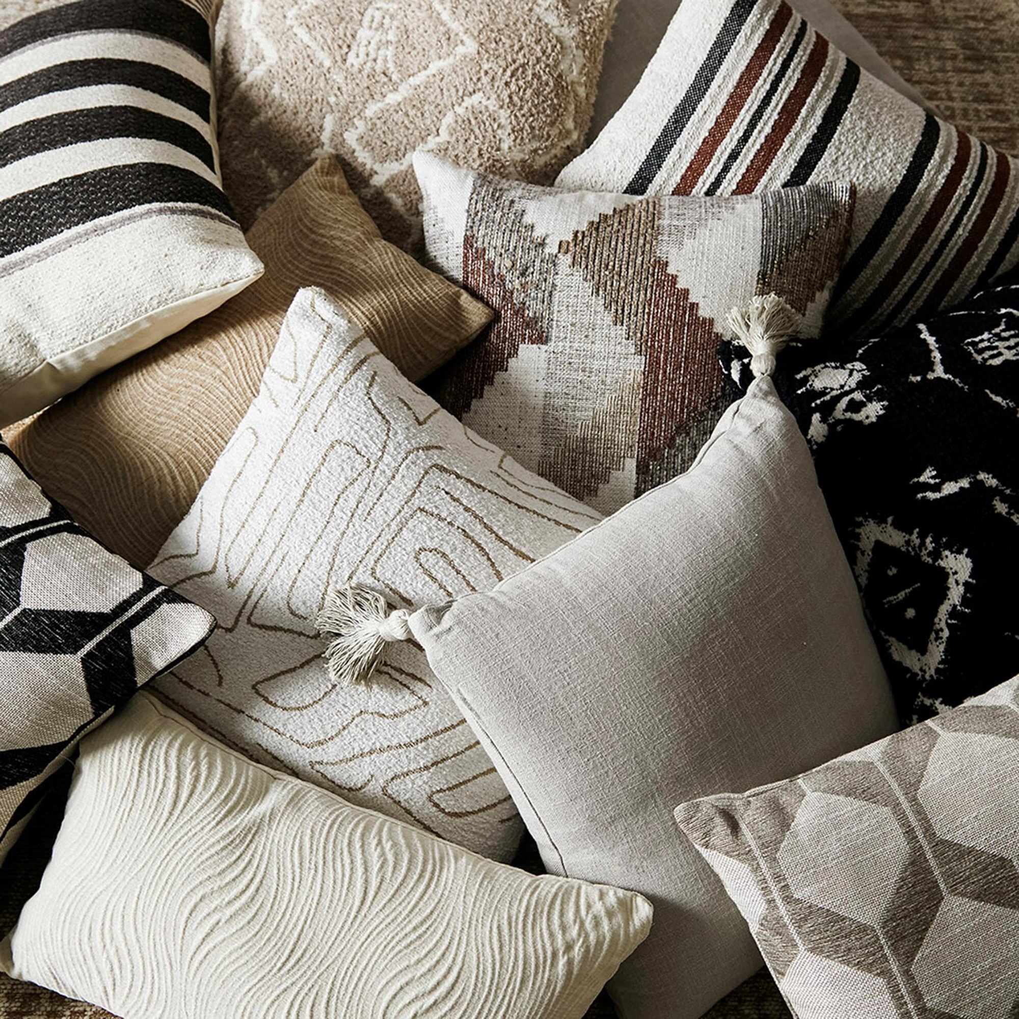 ALBA KIRLENT PÜSKÜLLÜ KREM 45X45