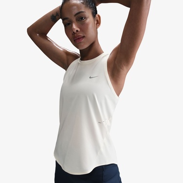  Nike Swift Dri-Fit Kadın Beyaz Kolsuz T-Shirt