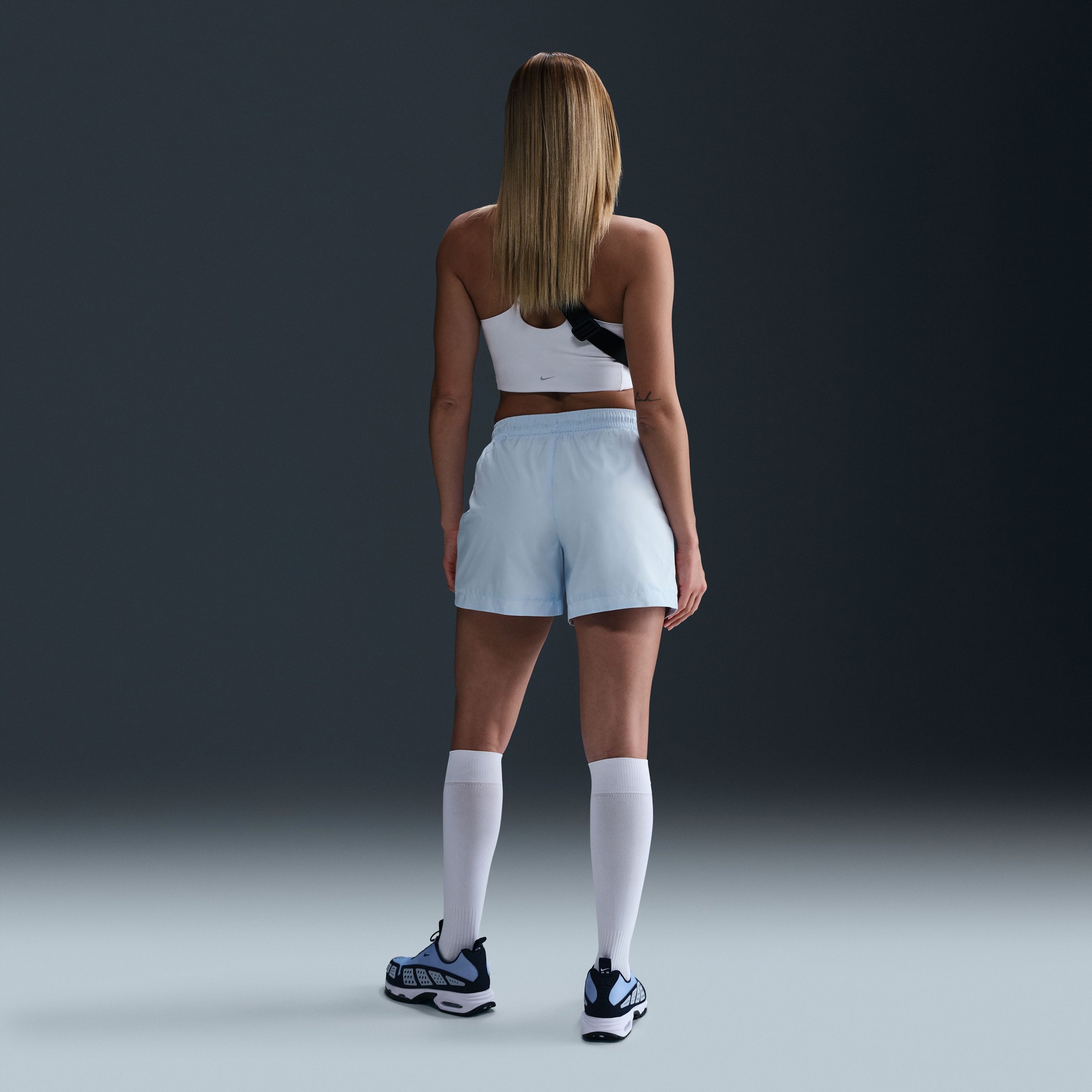 Nike Sportswear Classic Woven 13 cm Kadın Mavi Şort