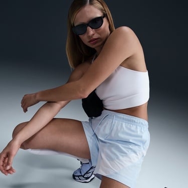  Nike Sportswear Classic Woven 13 cm Kadın Mavi Şort