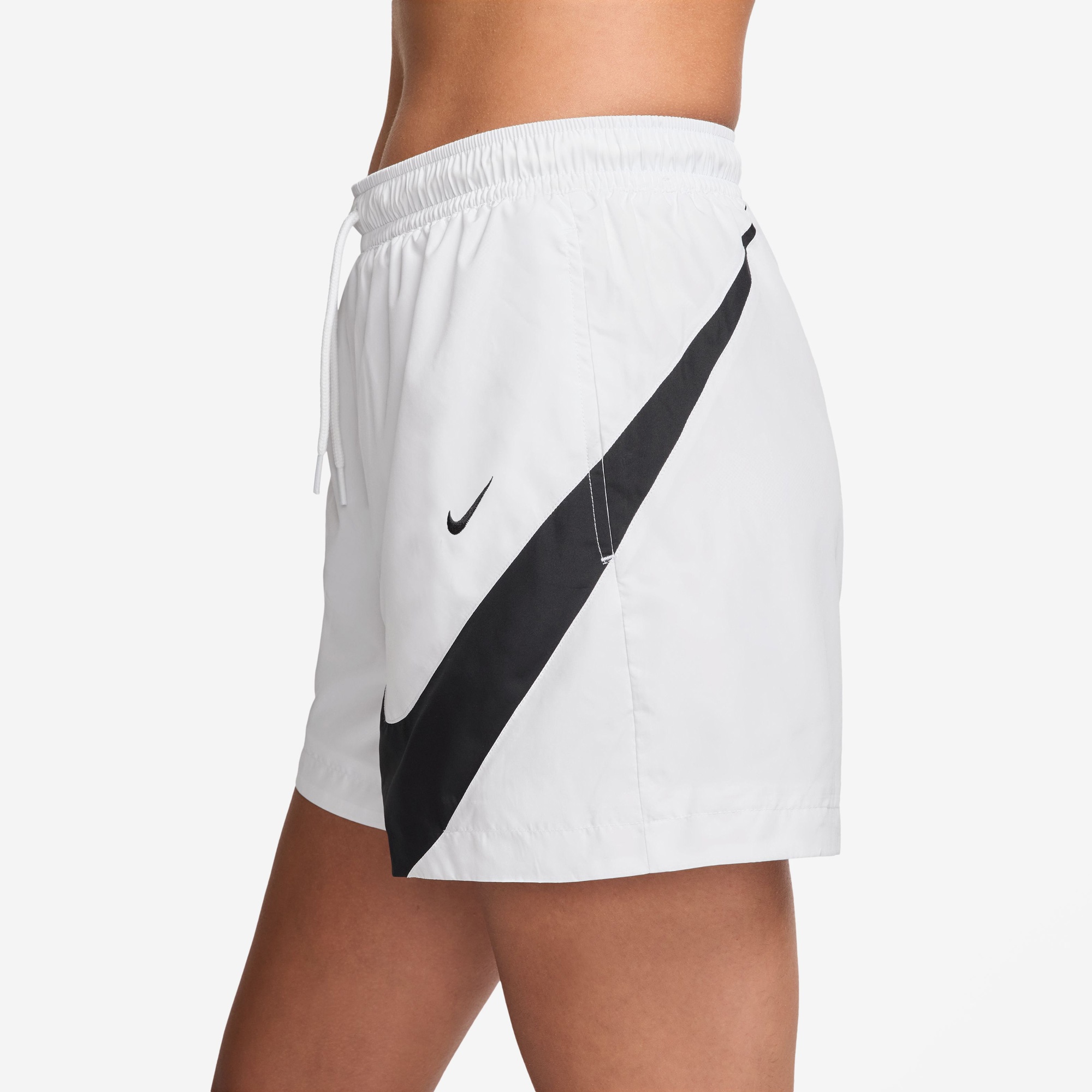 Nike Sportswear Classic Woven 13 cm Kadın Beyaz Şort