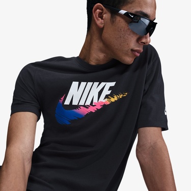  Nike Sportswear 6 Mo Futura Erkek Siyah T-Shirt