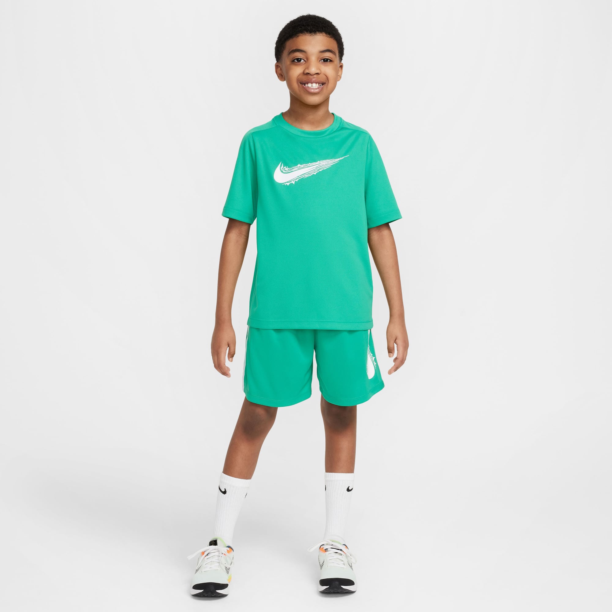  Nike Dri-Fit Multi Çocuk Yeşil T-Shirt