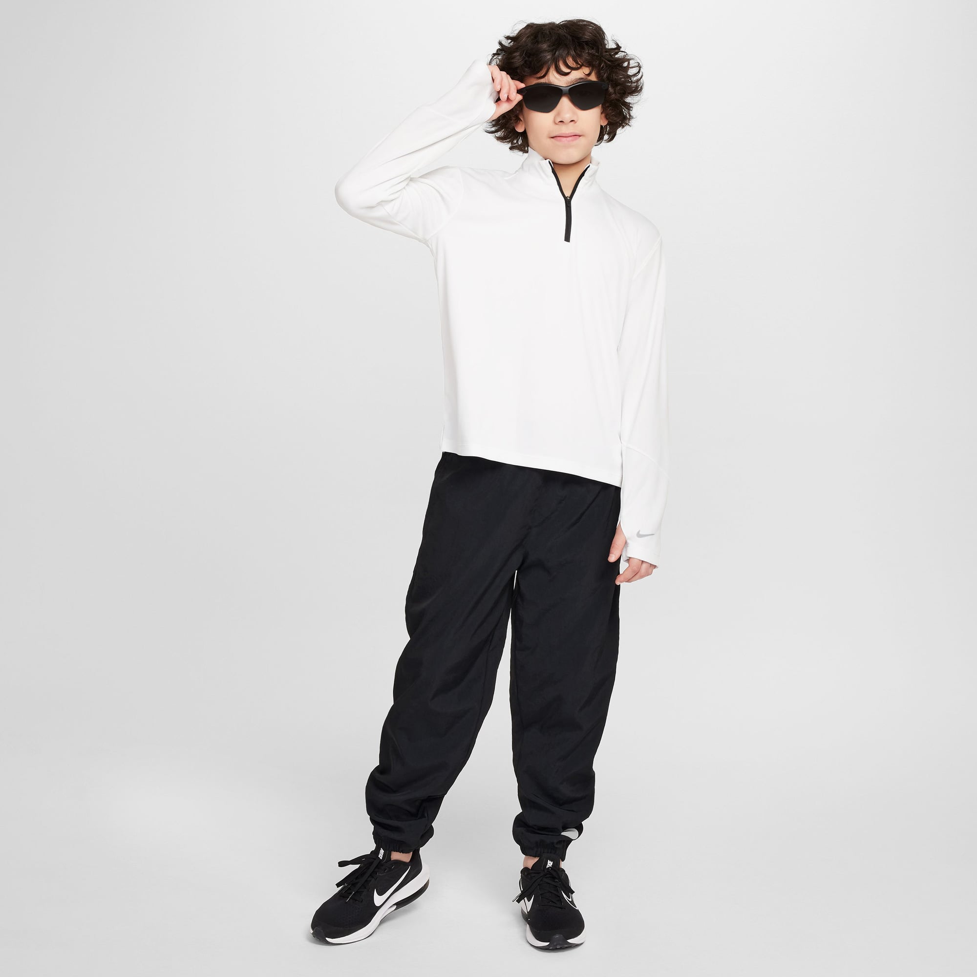  Nike Dri-Fit Multi Çocuk Beyaz Eşofman Üstü