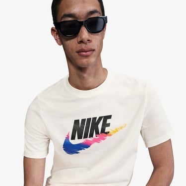  Nike Sportswear 6 Mo Futura Erkek Beyaz T-Shirt