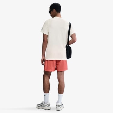  Nike Sportswear 6 Mo Futura Erkek Beyaz T-Shirt