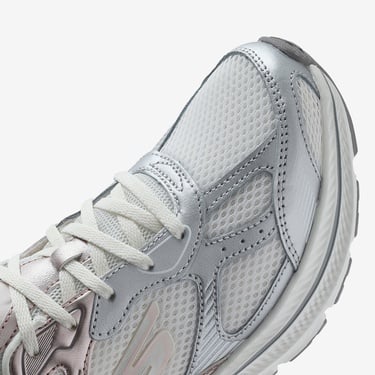  Skechers Go Run Consistent 2.0 Kadın Beyaz Koşu Ayakkabısı