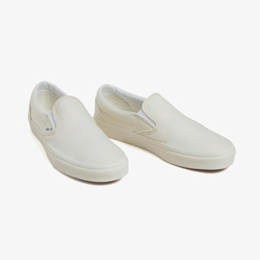  Vans Classic Slip-On Kadın Beyaz Sneaker