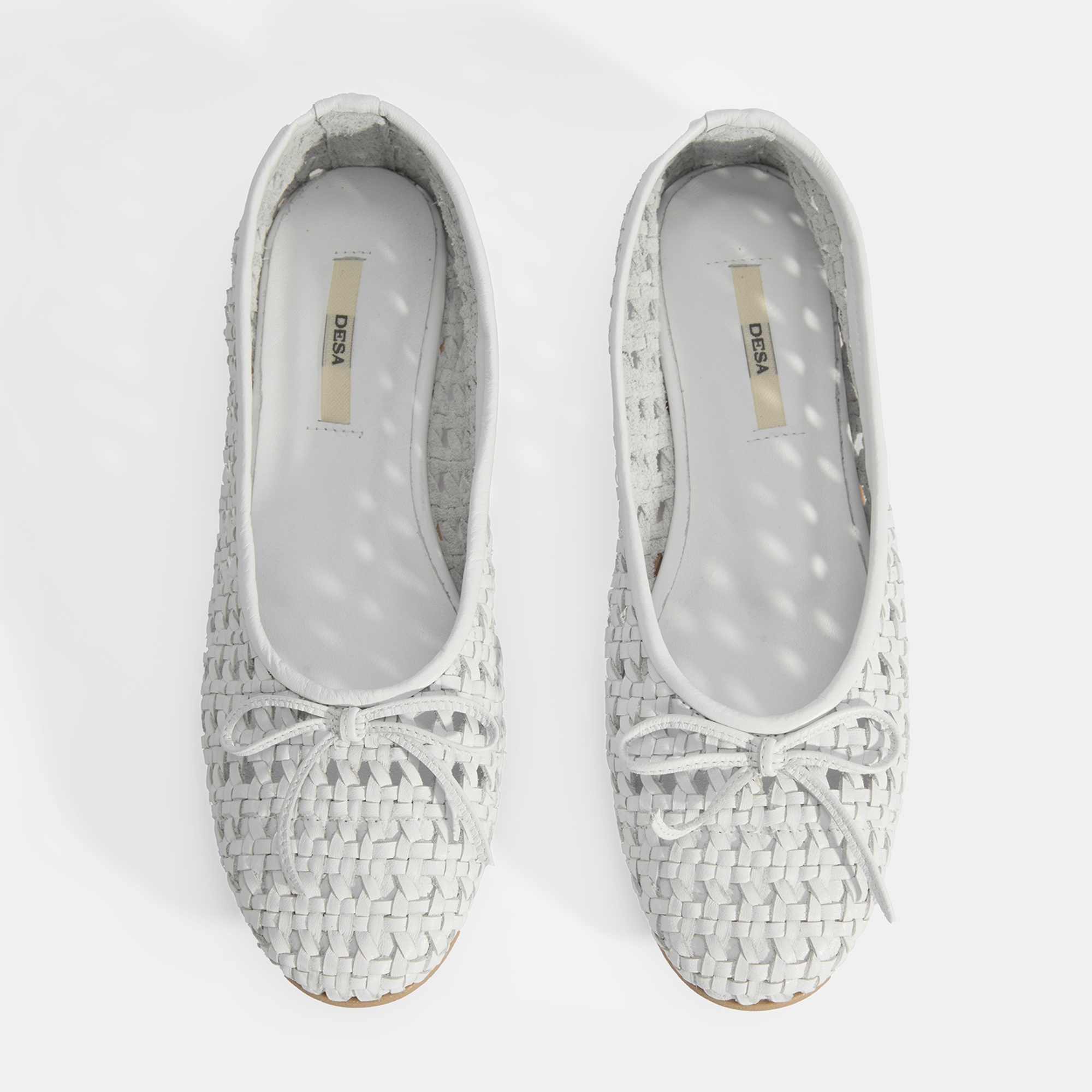 Kadın Beyaz Fiyonk Detaylı Örgü Babet