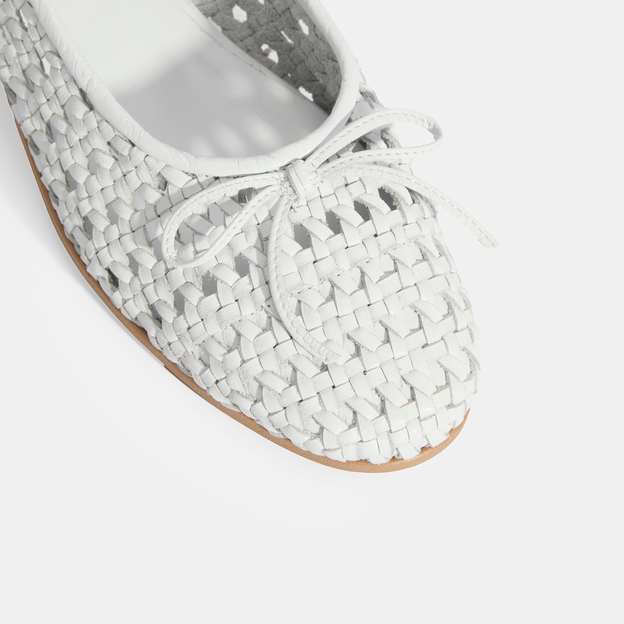 Kadın Beyaz Fiyonk Detaylı Örgü Babet