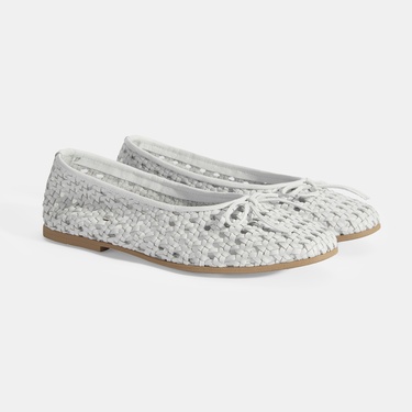  Kadın Beyaz Fiyonk Detaylı Örgü Babet