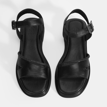  Kadın Siyah Ayarlanabilir Tokalı Taş Detaylı Deri Sandalet