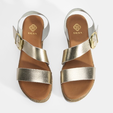  Kadın Gold Ayarlanabilir Tokalı Dolgu Topuklu Deri Sandalet