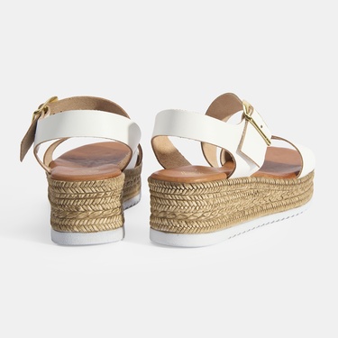  Kadın Beyaz Ayarlanabilir Tokalı Dolgu Topuklu Deri Sandalet