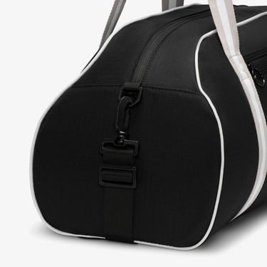  Nike Gym Club Retro Kadın Siyah Spor Çantası