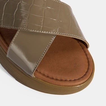  Kadın Vizon Dolgu Topuklu Deri Terlik