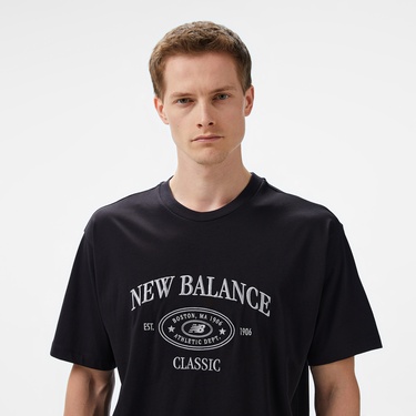  New Balance Lifestyle Erkek Siyah T-Shirt