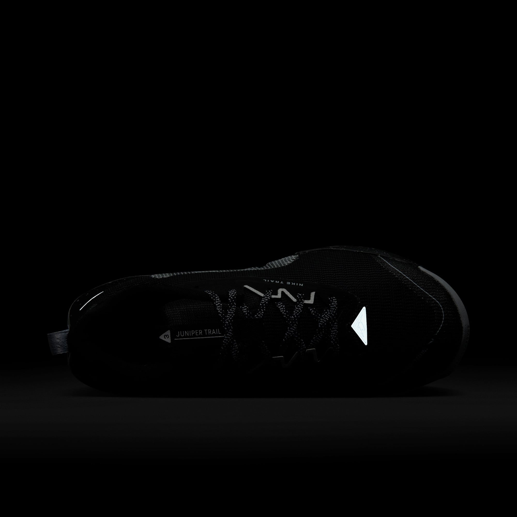 Nike Juniper Trail 3 Kadın Siyah Koşu Ayakkabısı