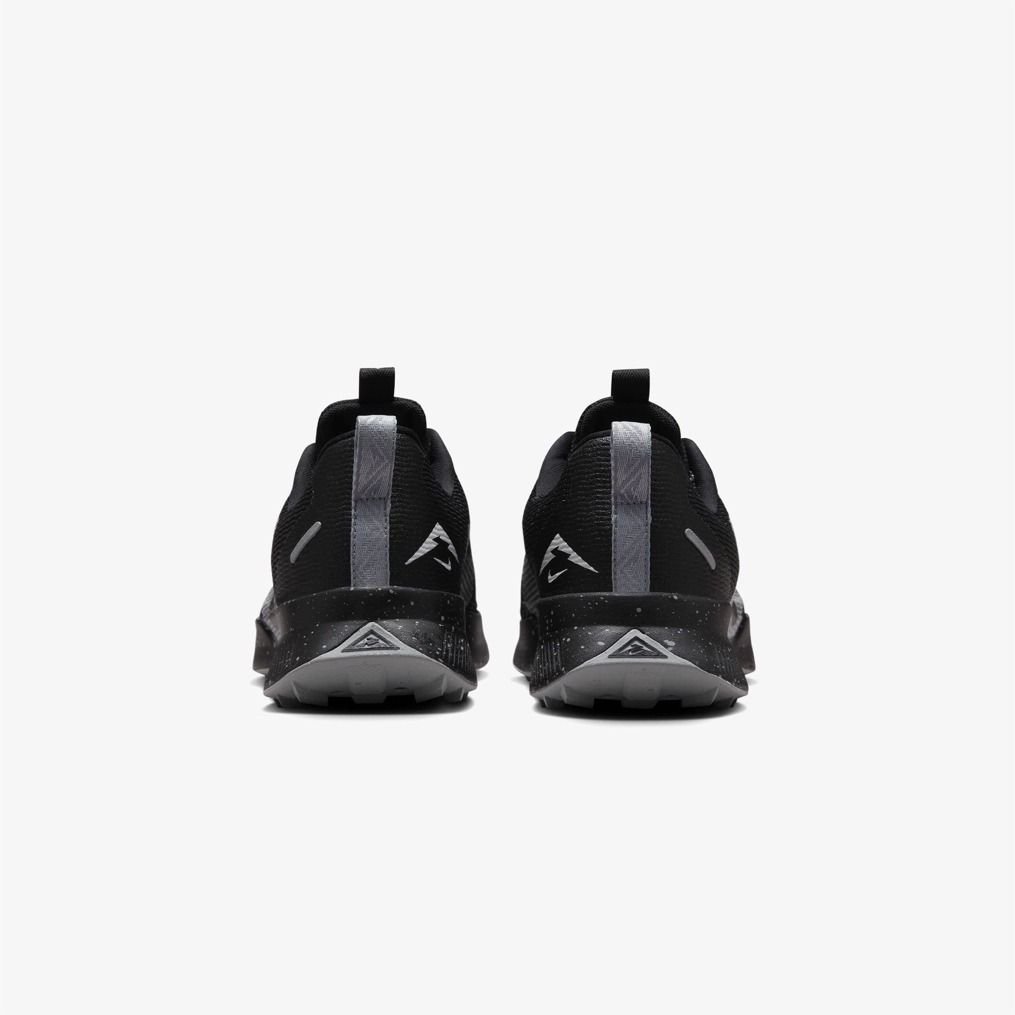 Nike Juniper Trail 3 Kadın Siyah Koşu Ayakkabısı