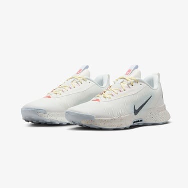  Nike Juniper Trail 3 Kadın Beyaz Koşu Ayakkabısı