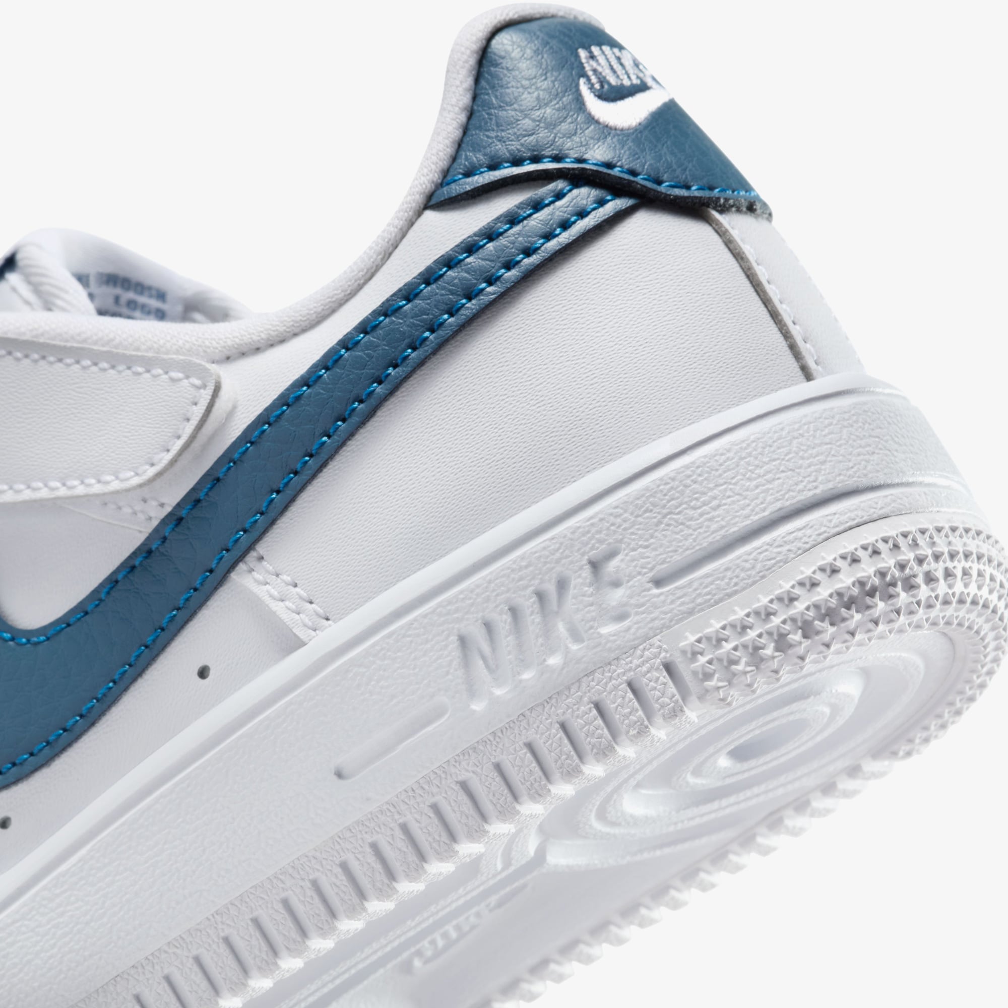 Nike Force 1 Low EasyOn Çocuk Beyaz Spor Ayakkabı - Görsel 9