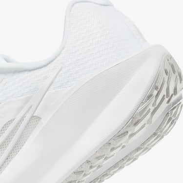  Nike Downshifter 13 Erkek Beyaz Koşu Ayakkabısı