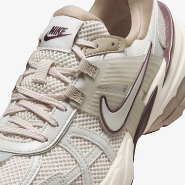  Nike V2K Run Kadın Bej Spor Ayakkabı