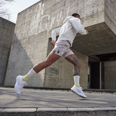  Nike Revolution 7 Erkek Beyaz Koşu Ayakkabısı