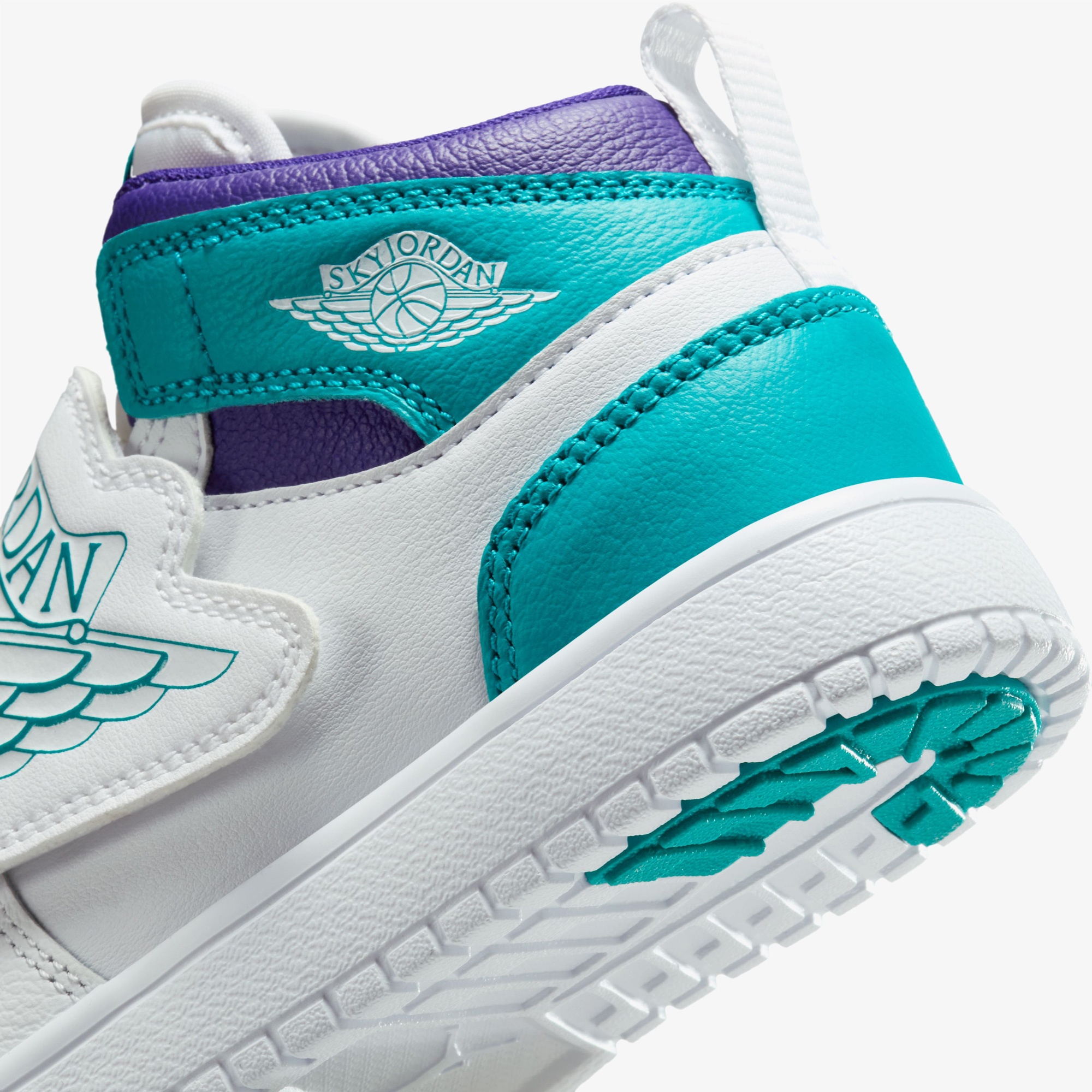 Jordan Sky 1 Çocuk Beyaz Spor Ayakkabı