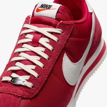  Nike Cortez Kadın Kırmızı Spor Ayakkabı