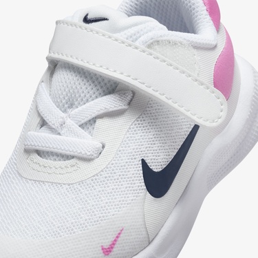  Nike Revolution 7 Çocuk Beyaz Koşu Ayakkabısı