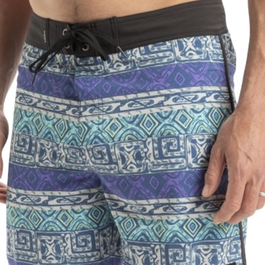  Quiksilver Surfsilk Scallop 18 Erkek Boardshort