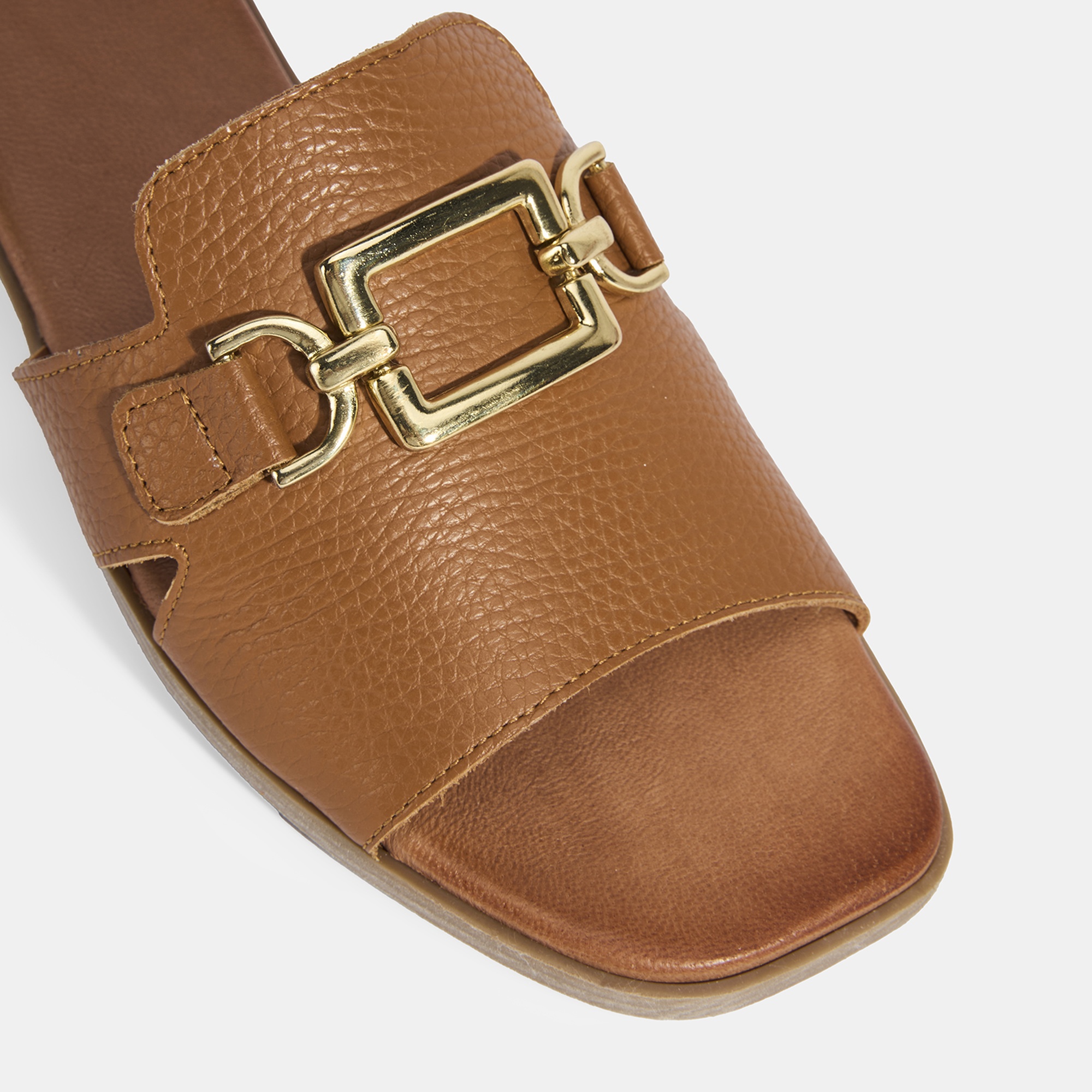 Kadın Taba Metal Toka Aksesuarlı Deri Terlik