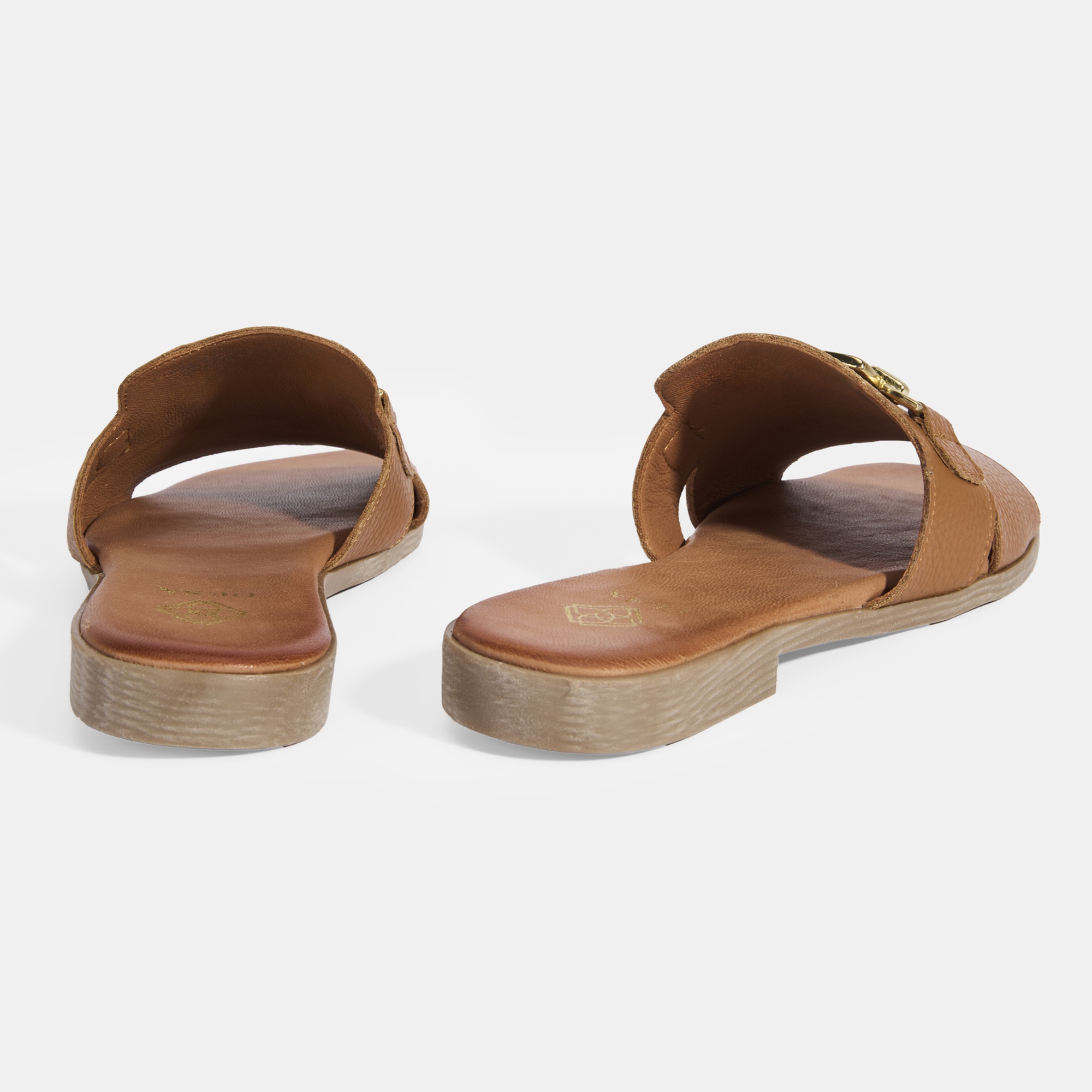 Kadın Taba Metal Toka Aksesuarlı Deri Terlik