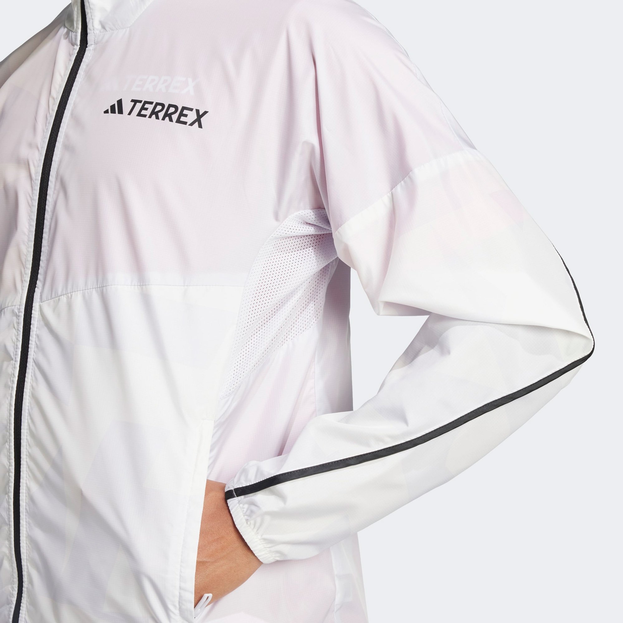 adidas Terrex Multi Printed Kadın Gri Koşu Rüzgarlık