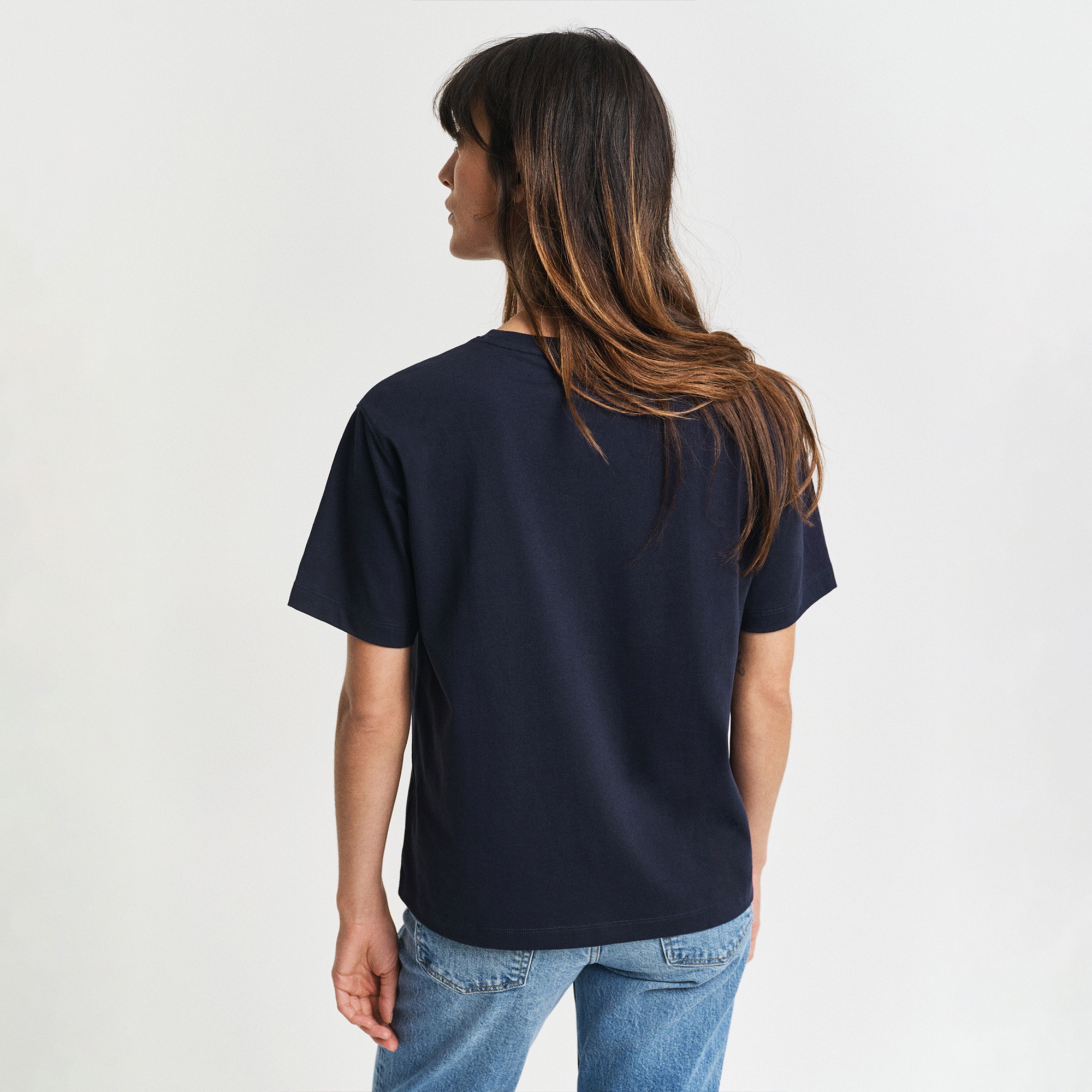 GANT Kadın Lacivert Relaxed Fit Bisiklet Yaka Logolu T-Shirt