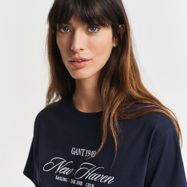  GANT Kadın Lacivert Relaxed Fit Bisiklet Yaka Logolu T-Shirt