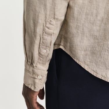  GANT Erkek Bej Regular Fit Düğmeli Yaka Keten Gömlek
