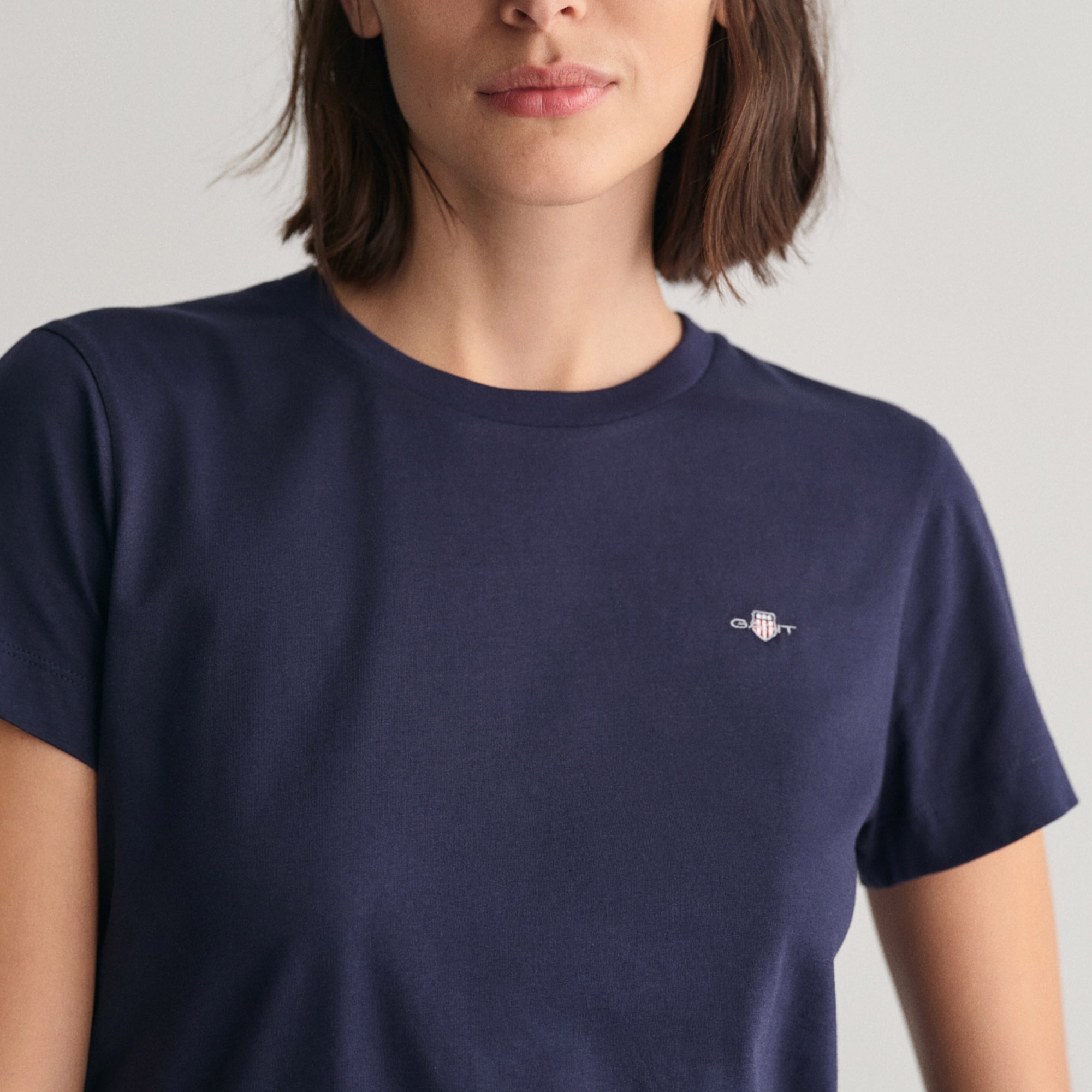 GANT Kadın Lacivert Regular Fit Bisiklet Yaka T-Shirt