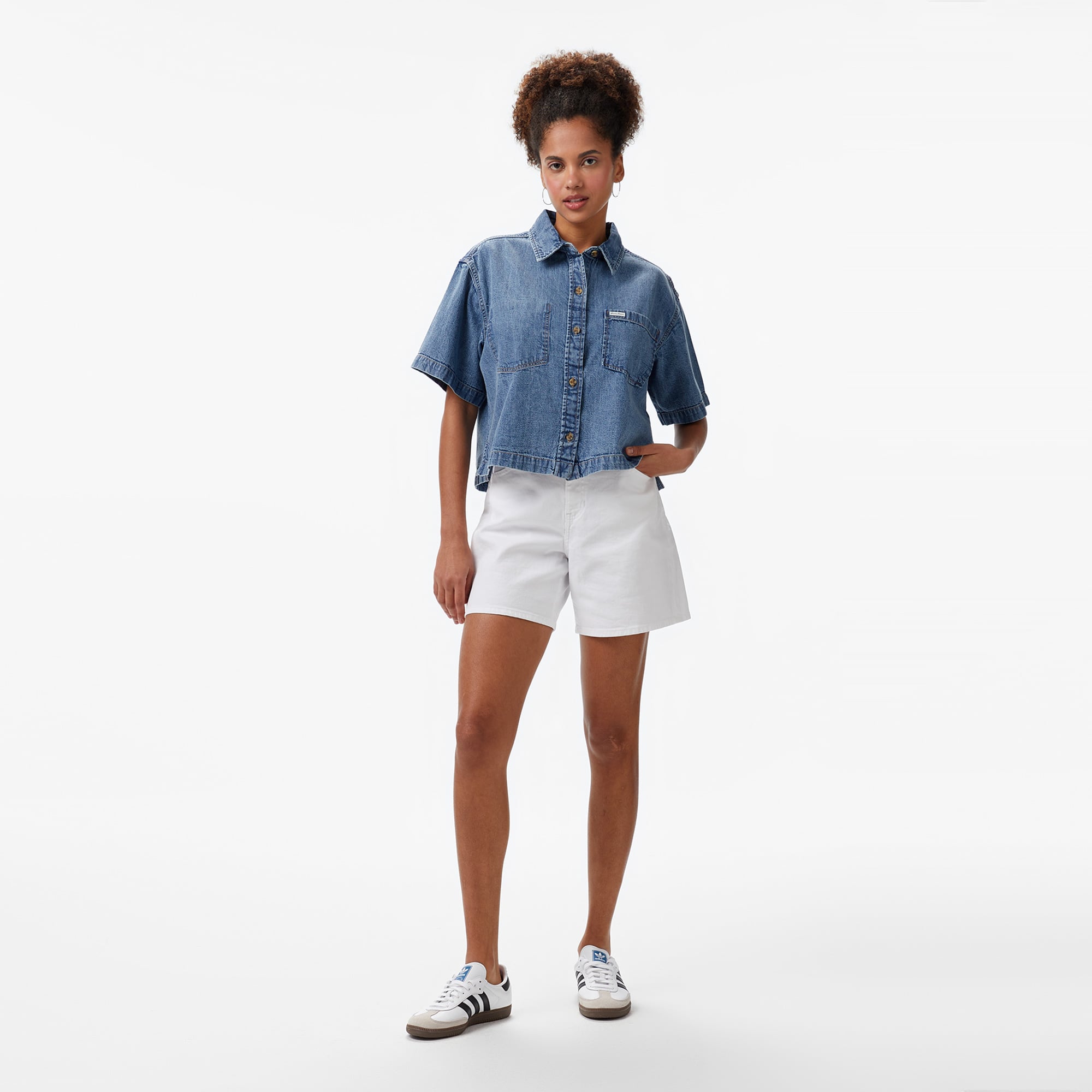  Guess Super Relaxed Kadın Beyaz Şort