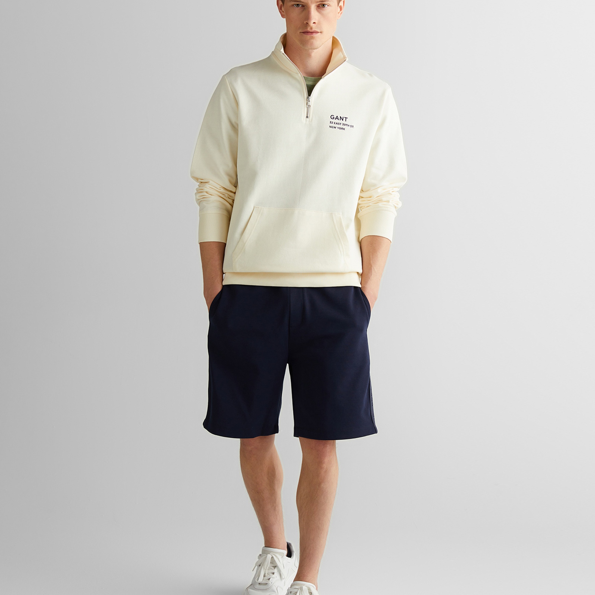 GANT Erkek Krem Regular Fit Yarım Fermuarlı Logolu Sweatshirt