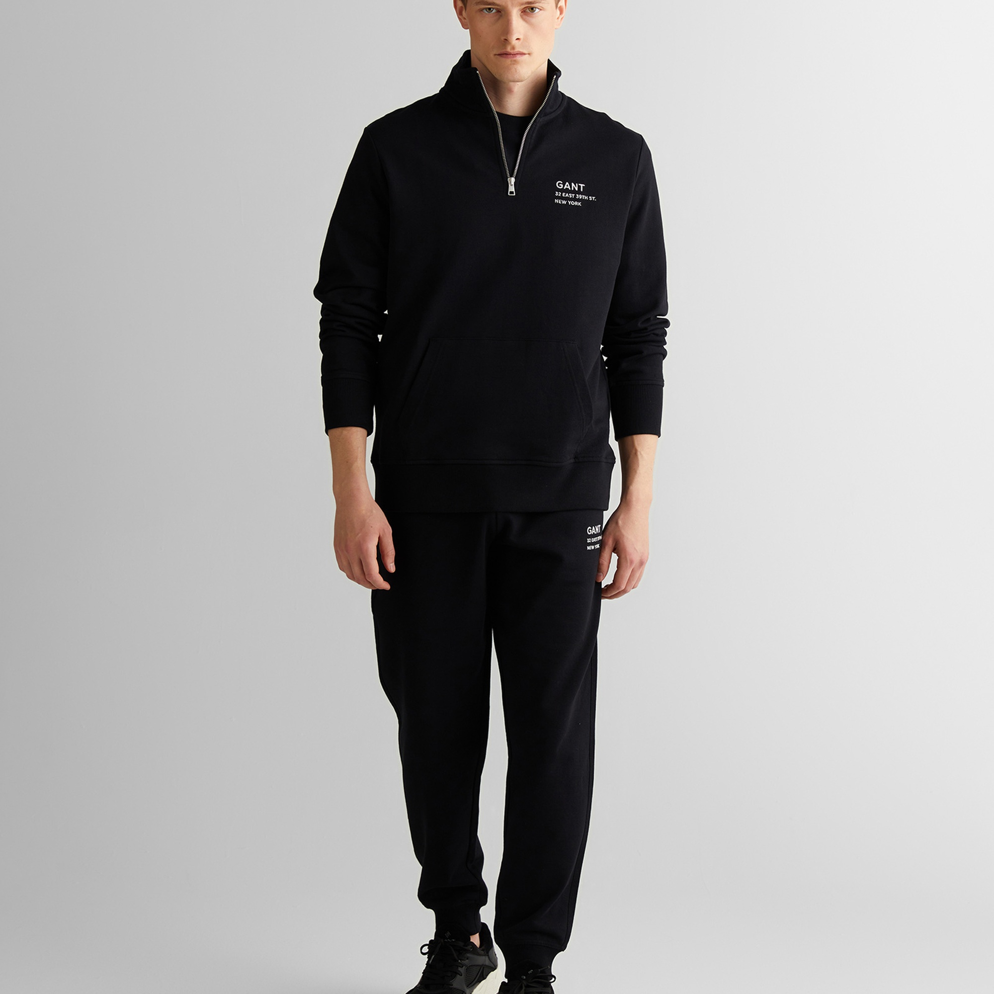 GANT Erkek Siyah Regular Fit Yarım Fermuarlı Logolu Sweatshirt