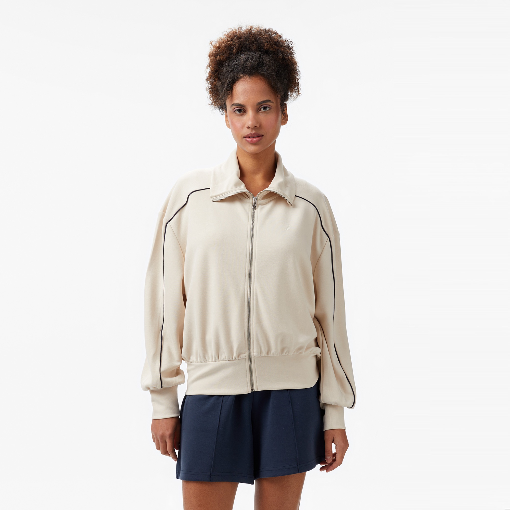 Nautica Kadın Krem Rengi Regular Fit Dik Yaka Sweatshirt