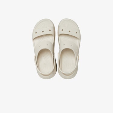  Crocs Mega Crush Kadın Bej Sandalet