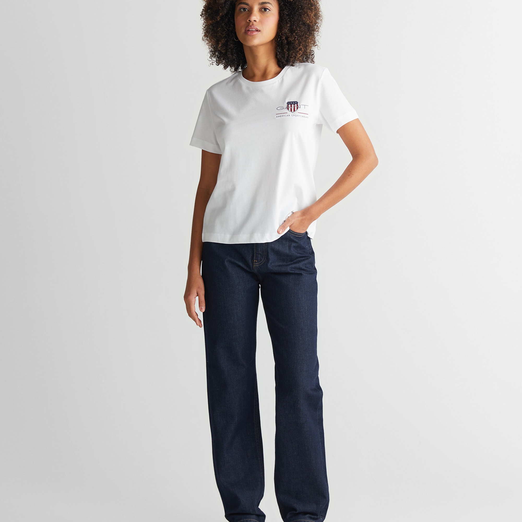 GANT Kadın Beyaz Regular Fit Bisiklet Yaka Logolu T-Shirt